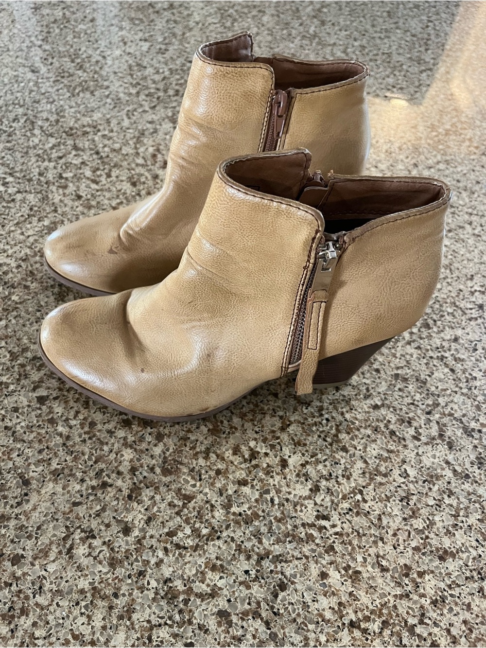 Women’s Tan Leather Double Zip Ankle Booties [40]